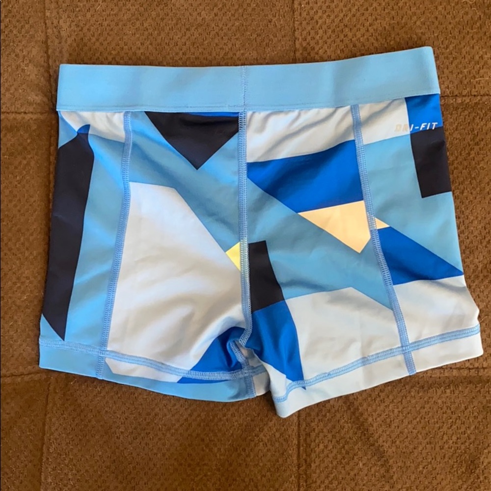 Fun Patterned Nike Pro Shorts - image 2